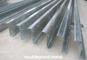 Care este disponibilitatea panelor Steel Z pe piața locală?